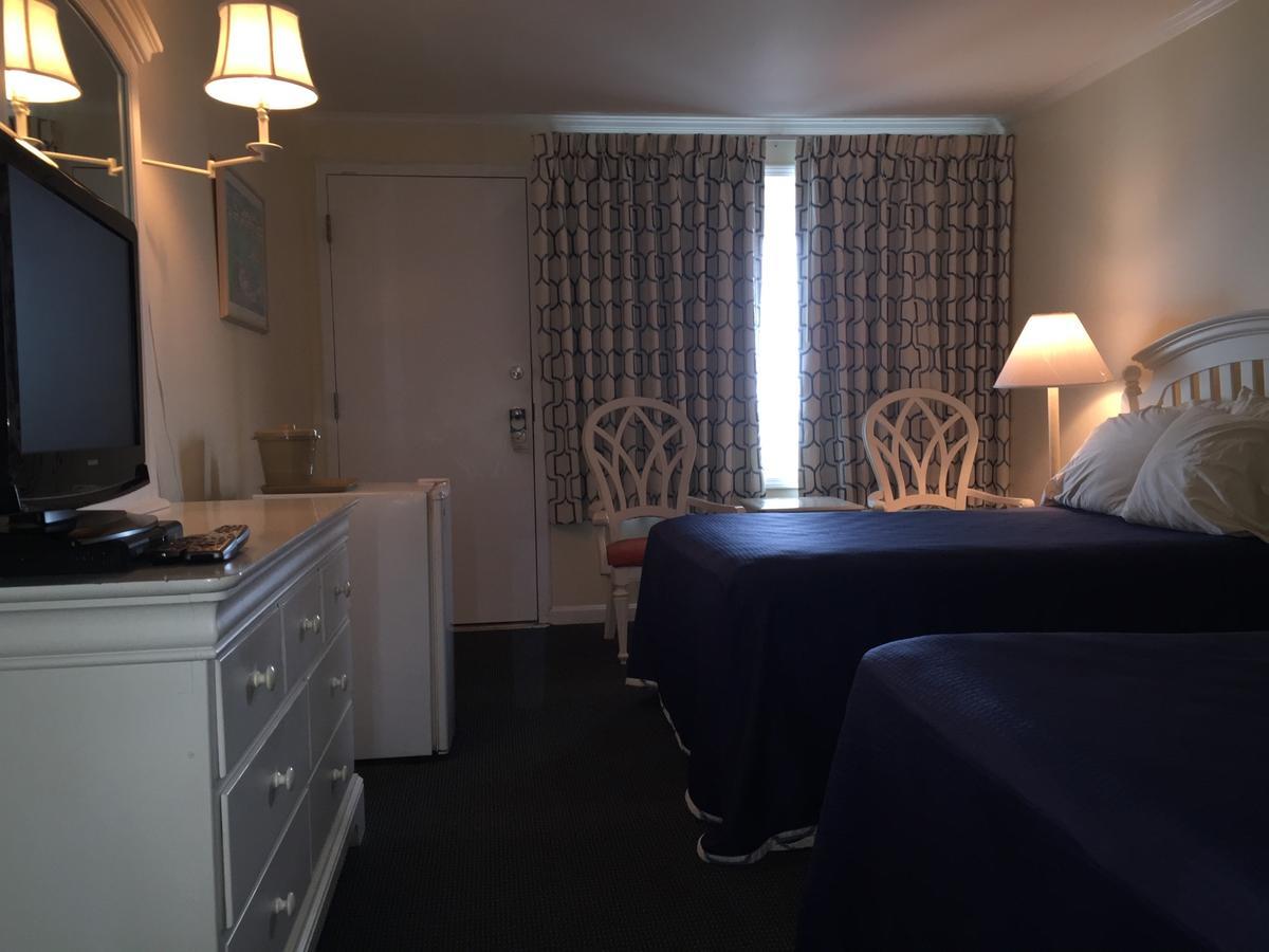 Adams Ocean Front Resort Dewey Beach Exterior photo